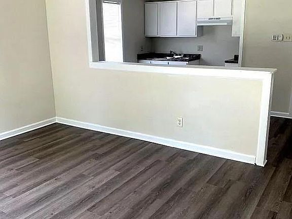5th image of 308 Gannt St Unit A