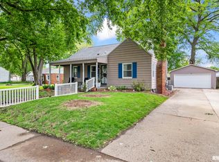 2132 E Grandview Ave, Springfield, IL 62702