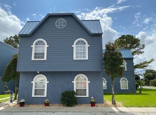 805 W 2nd St, Chocowinity, NC 27889