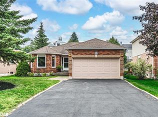 122 Fletcher St, Bradford West Gwillimbury, ON L3Z 2Y9