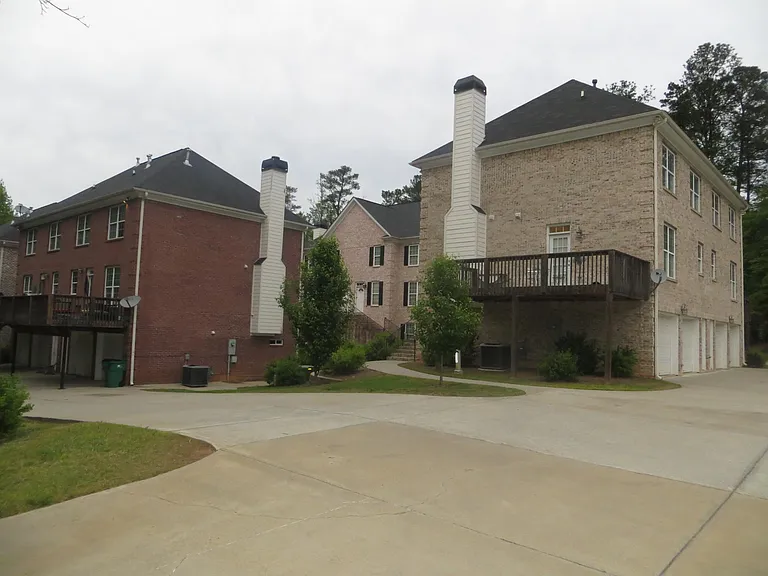 8949 Carroll Manor Dr — Photo 2
