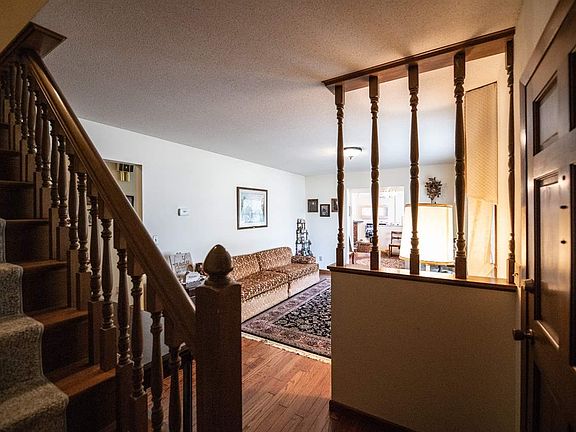 5th image of 2401 Lynch Ave
