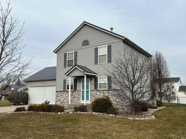 303 Pleasant Acres Dr, Nappanee, IN 46550