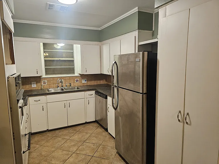114 Fairlane Dr — Photo 3