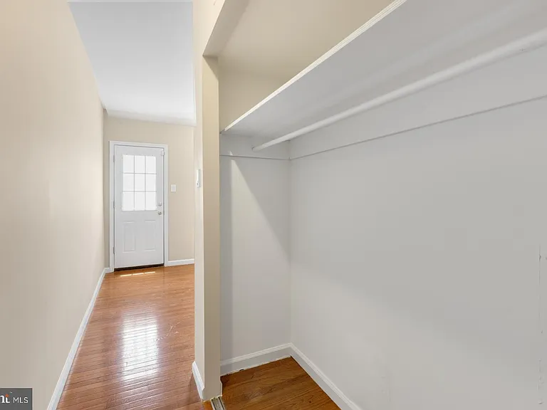 1842 McKean St — Photo 30