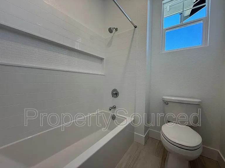 1336 N Martorella Ave — Photo 55