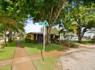 882 NE Rio Ave, Jensen Beach, FL 34957