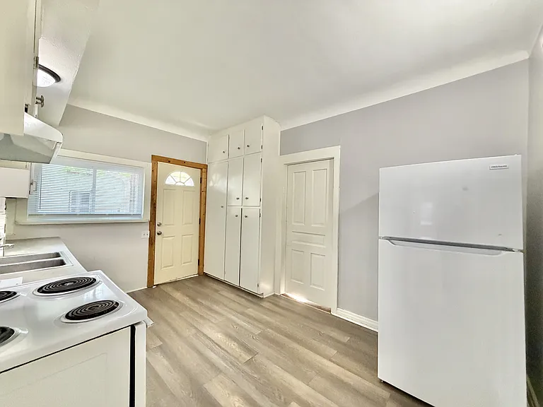 330 Lincoln St #2 — Photo 11