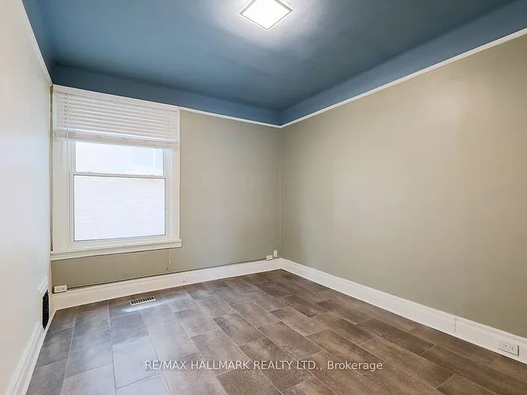 405 Kingston Rd #MAIN FLOOR — Photo 10