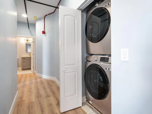 9909 Roosevelt Rd #4, Westchester, IL 60154