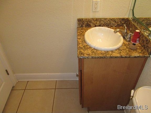 3rd image of 1390 Isabella Dr
