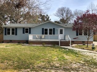 227 Moores Landing Rd, Hampstead, NC 28443