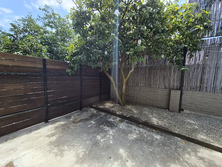 4418 Burns Ave #1/2 — Photo 17