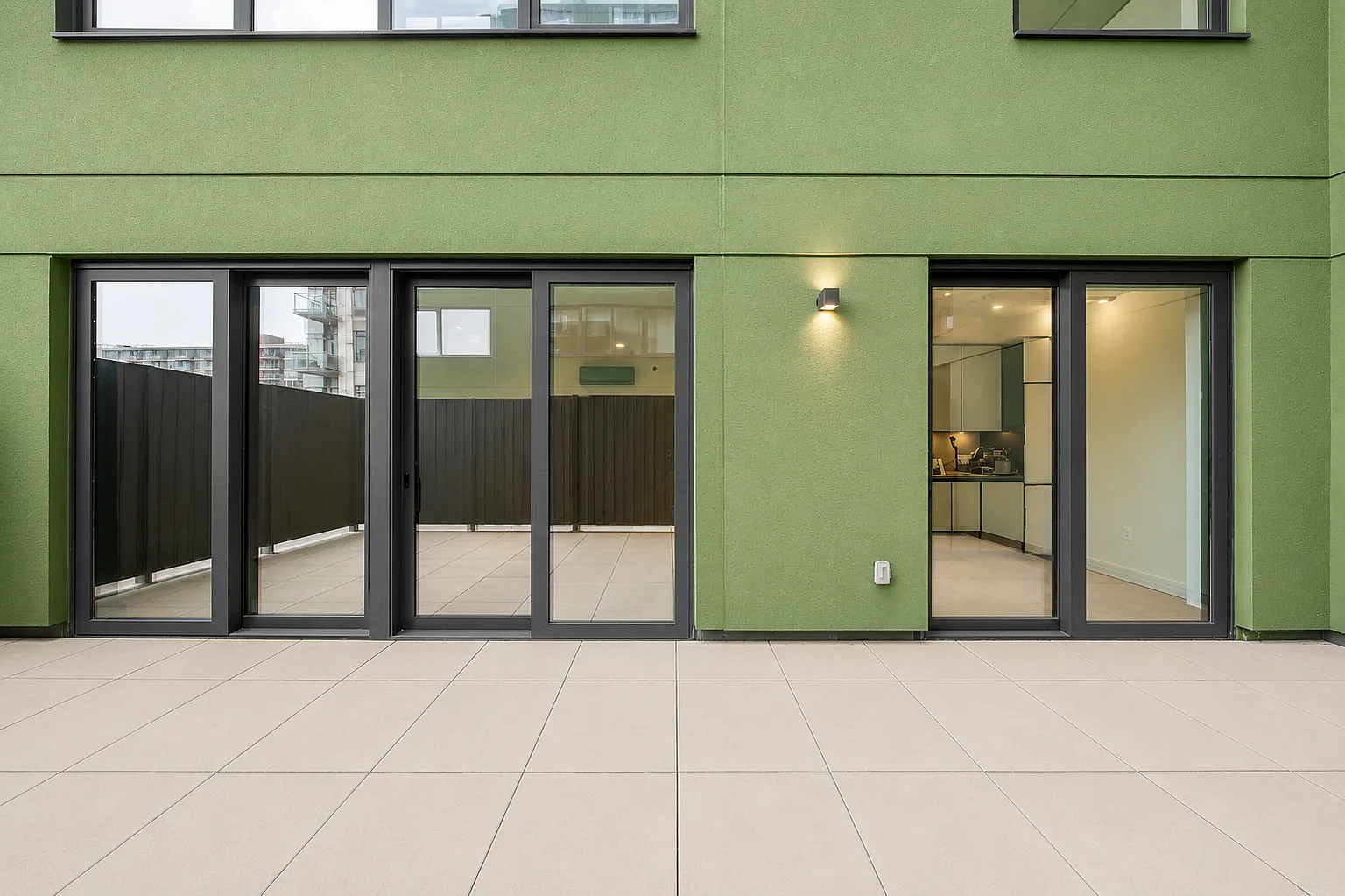 10-25 Jackson Avenue — Photo 3