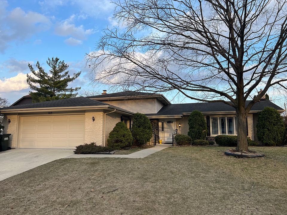 1st image of 1115 Oakwood Dr