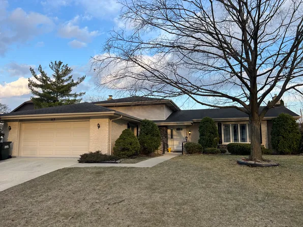 1115 Oakwood Dr, Westmont, IL 60559