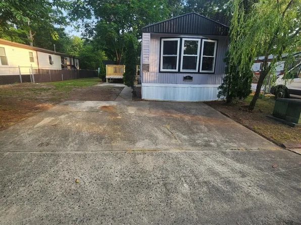 800 College Dr #55, Vineland, NJ 08360