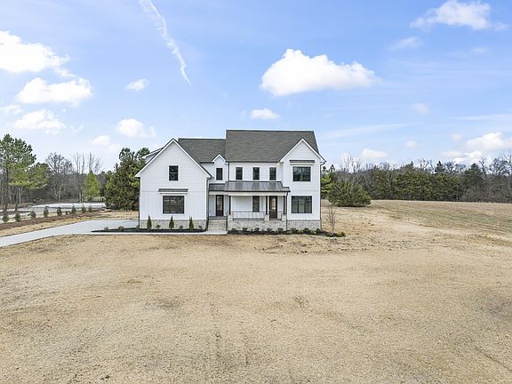 2nd image of 4873 Bradyville Pike