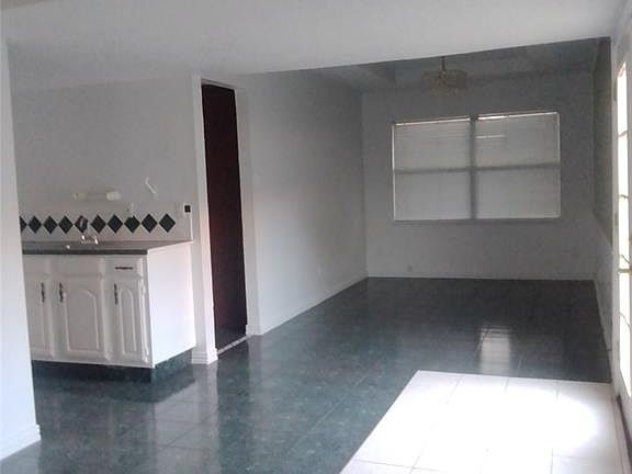 5th image of 2150 Courtland Cir