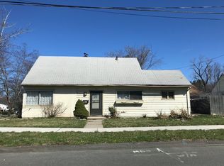 386 Holcomb St, Hartford, CT 06112