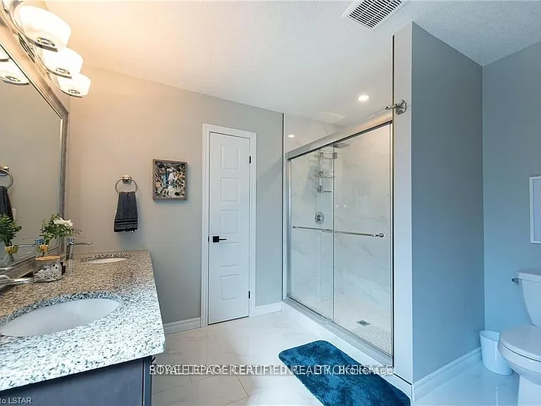 940 Reeves Ave — Photo 24