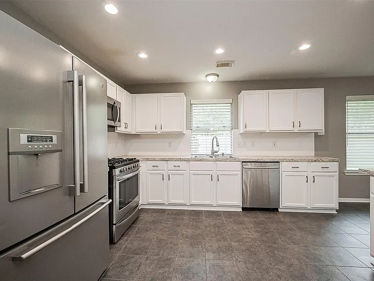 2802 Burgess Hill Ct — Photo 6