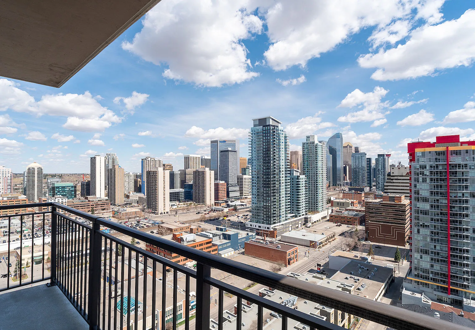 21st Floor 1 Bedroom Condo with Stunning City Views CIP193 — Photo 1