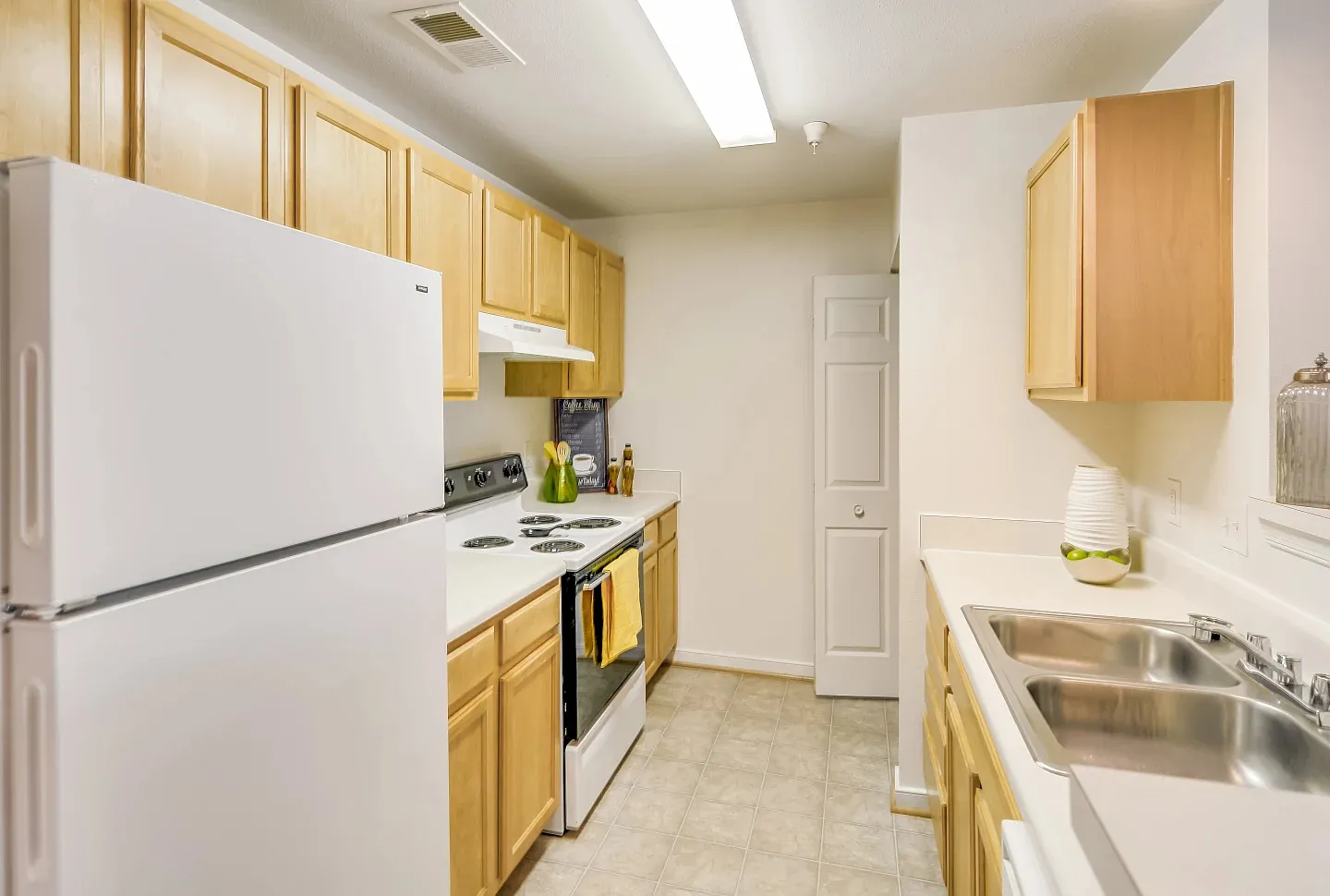 Creekpointe Apartments — Photo 1