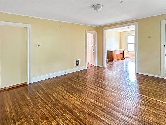 5th image of 807 McVean St