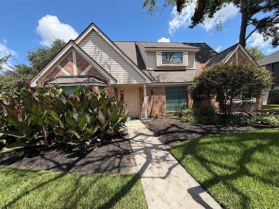 2nd image of 8130 Fernbrook Ln