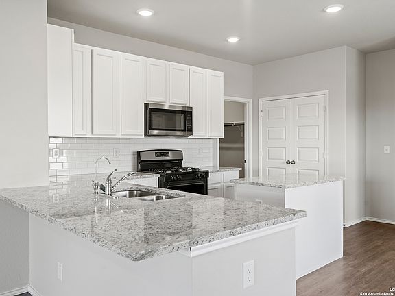 5th image of 13558 Lily Ln
