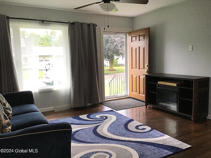 2nd image of 46 Parkview Court