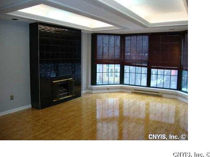 1st image of 133 Walton St APT 117