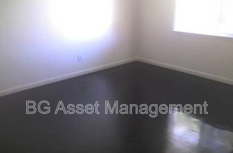 2 bed, 1.0 bath, 800 sqft, $1,850 — Photo 3