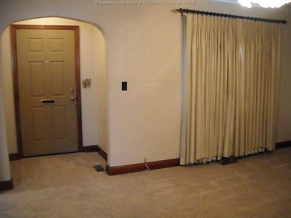 3rd image of 704 Birch St