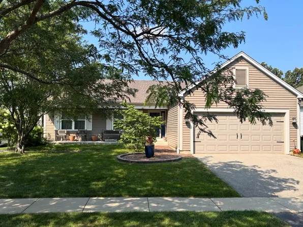 120 W Tall Oak Dr, Hainesville, IL 60073