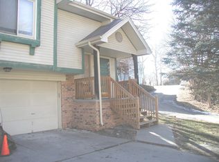 717 Jefferson Cir, Bellevue, NE 68005