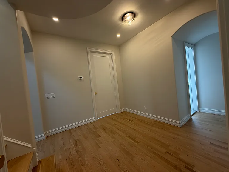 Sherwood Ave — Photo 14