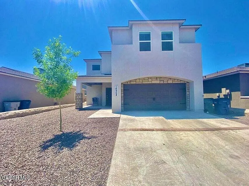 4 bed, 3.5 bath, 2135 sqft, $2,600 — Photo 2