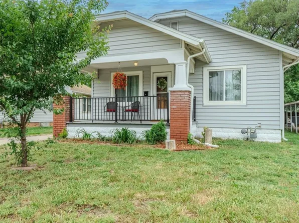 623 S Grove Dr, Wichita, KS 67211