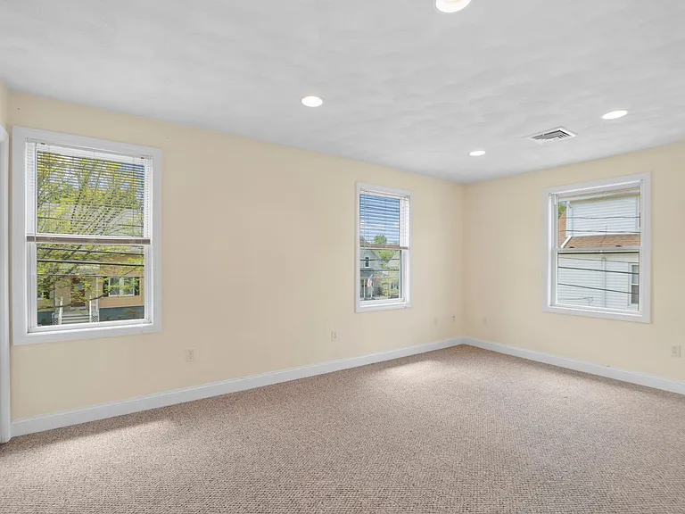 103 Bay View Ave — Photo 28