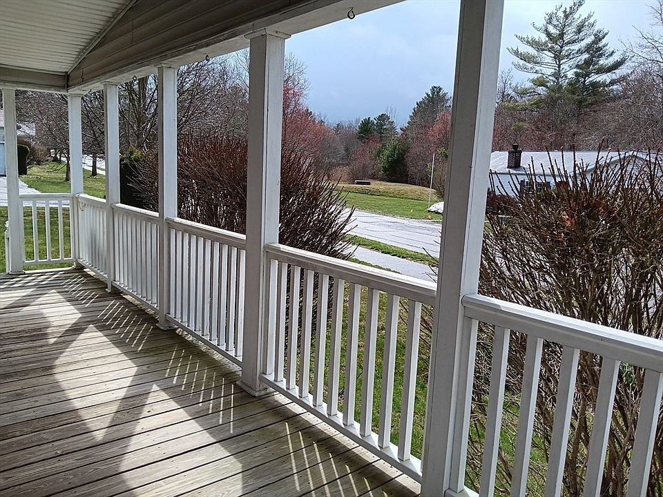 3404 Oak Point Dr, Middleboro, MA 02346 Zillow