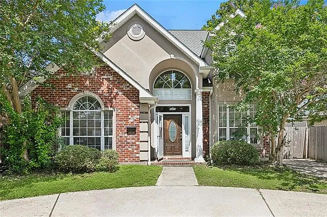 4405 Laplace St — Photo 1