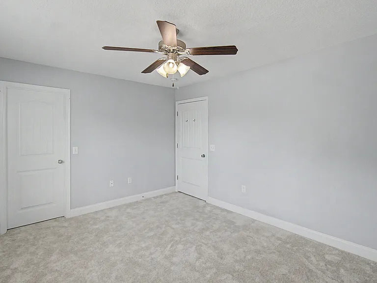 151 Lincoln Way NE — Photo 26