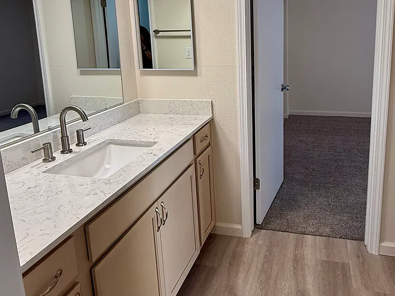 Timbers Apartments — Photo 16