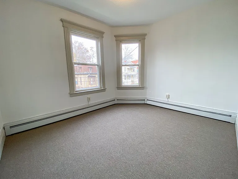 31-33 Bond St — Photo 21