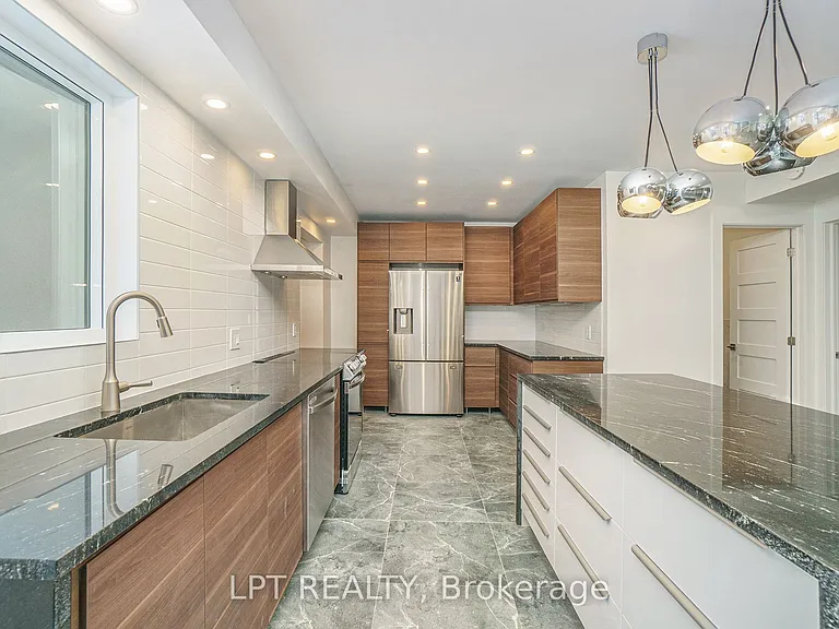 2112 Alta Vista Dr — Photo 9