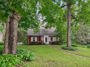 19135 Highland Ave, Deephaven, MN 55391