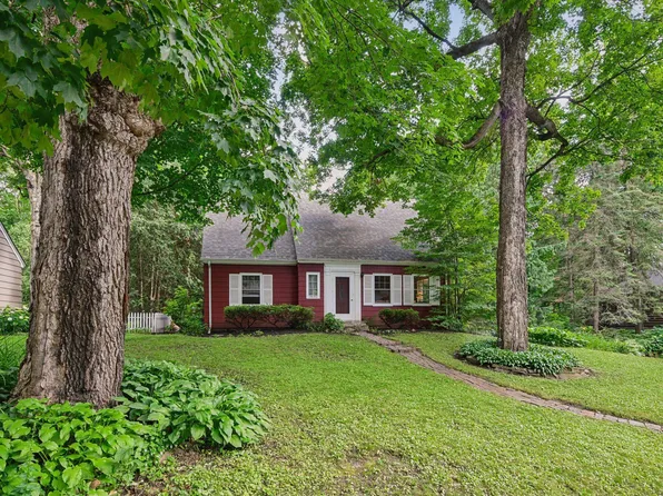 19135 Highland Ave, Deephaven, MN 55391