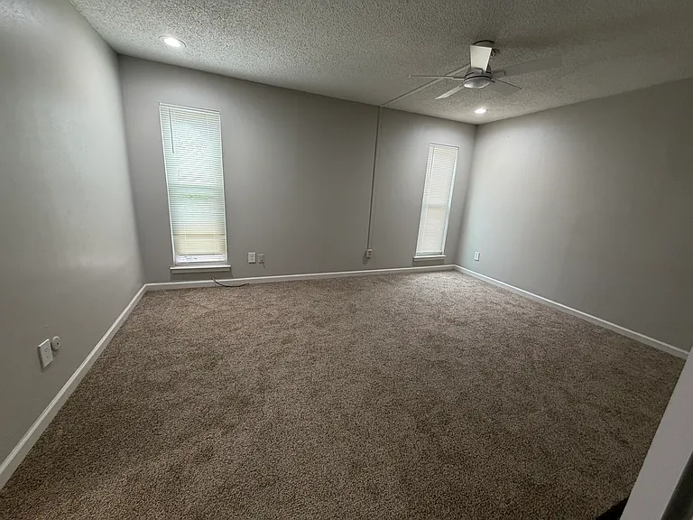 2000 Fleur De Lis Ct — Photo 9